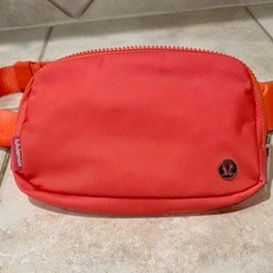 EXTENDED STRAP lululemon everywhere belt bag 1L - pale raspberry